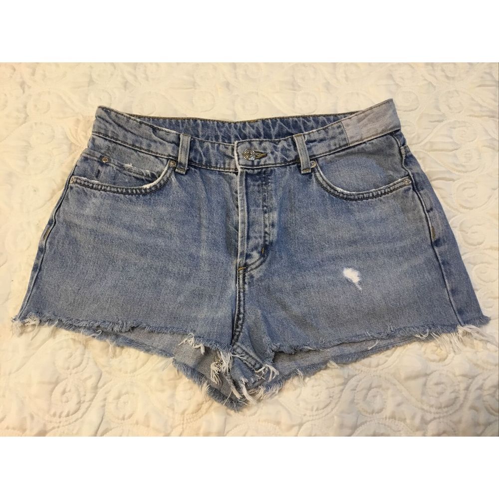 Denim &Co Boy Friend Womens booty Shorts Low waist Distressed Size 6 cut offs